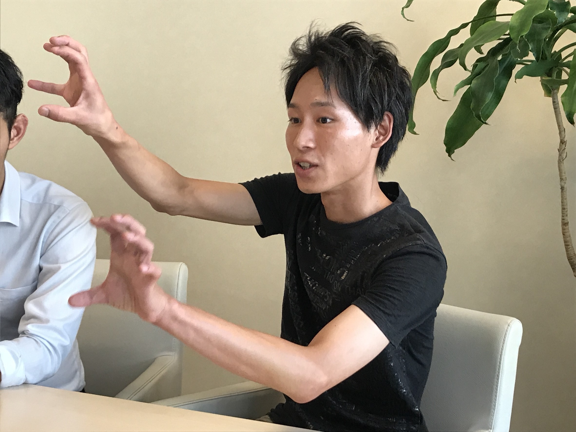 「ワークショップは、自分自身の捉え方、ステージ上で生きること、そして見せ方を演技課題にして身に付けていく」