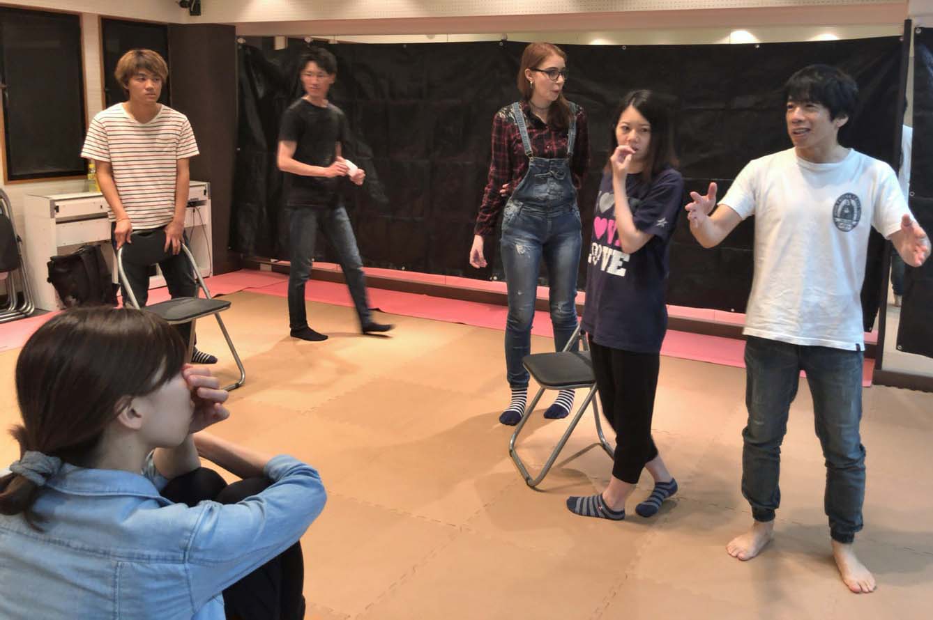 劇団SUN演劇ワークショップスタートダッシュクラス。平日週1回、8ヵ月のカリキュラムで、演技の基礎からプロの実践レベルまで演技技術を無駄なく学ぶ!